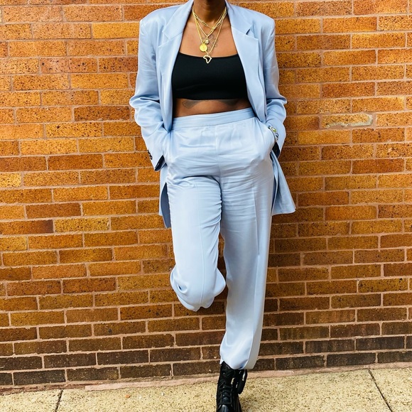 Zara Suit - Picture 1 of 4